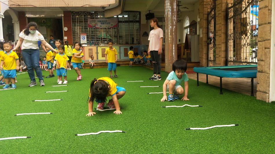 文件 : <FONT COLOR='red'>(109.06.03)體能課-4.JPG</FONT> <BR> 尺寸 : <FONT COLOR='blue'>950 × 534</FONT> 圖元 <BR> 格式 : <FONT COLOR='green'>jpg</FONT> <BR> 大小 : <FONT COLOR='green'> -- </FONT> KB