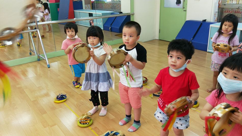 文件 : <FONT COLOR='red'>(109.06.04)音樂課-1.JPG</FONT> <BR> 尺寸 : <FONT COLOR='blue'>950 × 534</FONT> 圖元 <BR> 格式 : <FONT COLOR='green'>jpg</FONT> <BR> 大小 : <FONT COLOR='green'> -- </FONT> KB