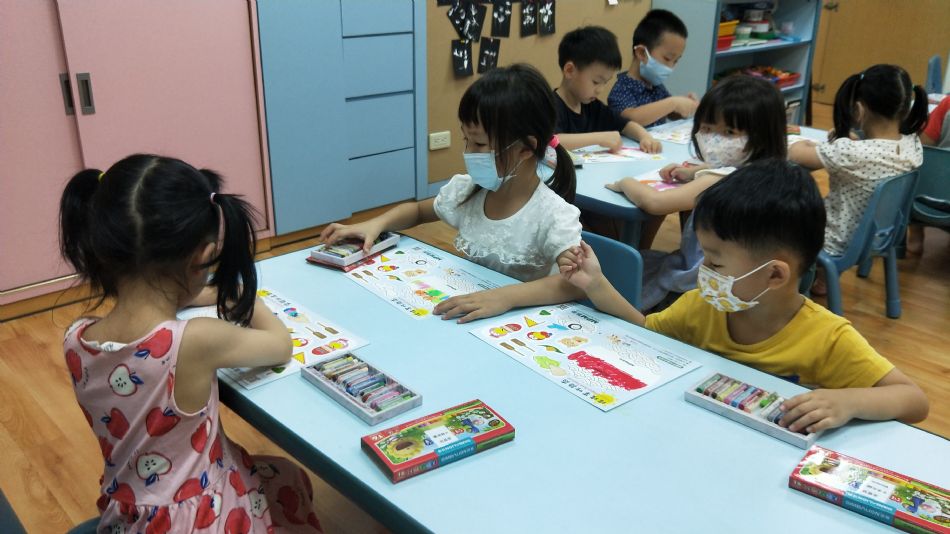 文件 : <FONT COLOR='red'>(109.06.24)龍舟-3.JPG</FONT> <BR> 尺寸 : <FONT COLOR='blue'>950 × 534</FONT> 圖元 <BR> 格式 : <FONT COLOR='green'>jpg</FONT> <BR> 大小 : <FONT COLOR='green'> -- </FONT> KB