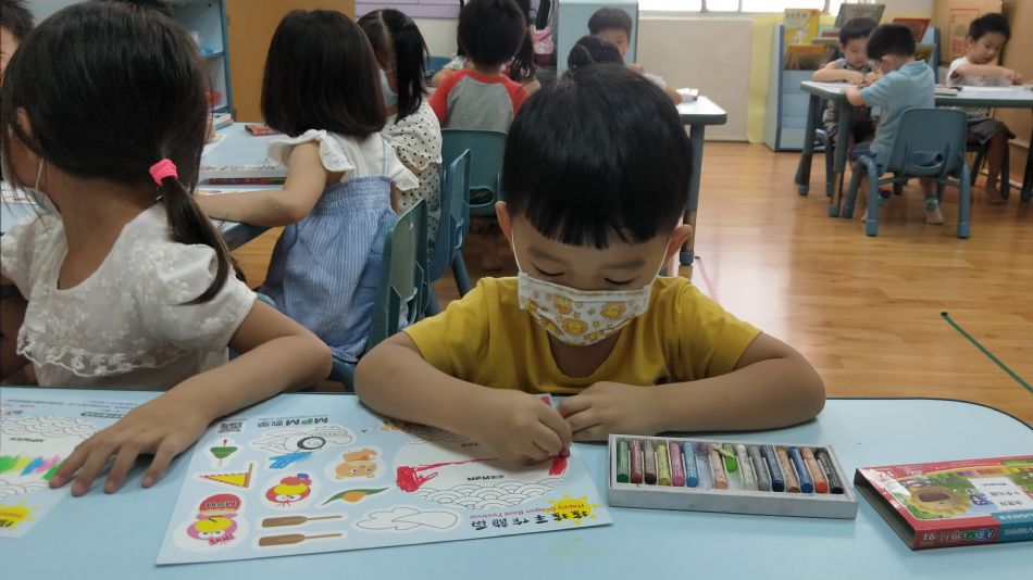 文件 : <FONT COLOR='red'>(109.06.24)龍舟.JPG</FONT> <BR> 尺寸 : <FONT COLOR='blue'>950 × 534</FONT> 圖元 <BR> 格式 : <FONT COLOR='green'>jpg</FONT> <BR> 大小 : <FONT COLOR='green'> -- </FONT> KB