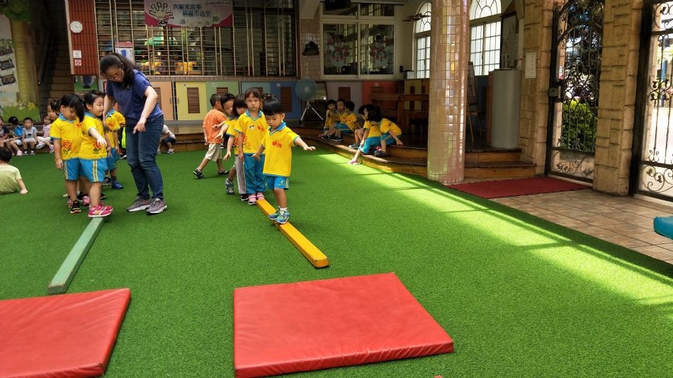 文件 : <FONT COLOR='red'>(109.07.01)體能課-1.JPG</FONT> <BR> 尺寸 : <FONT COLOR='blue'>950 × 534</FONT> 圖元 <BR> 格式 : <FONT COLOR='green'>jpg</FONT> <BR> 大小 : <FONT COLOR='green'> -- </FONT> KB