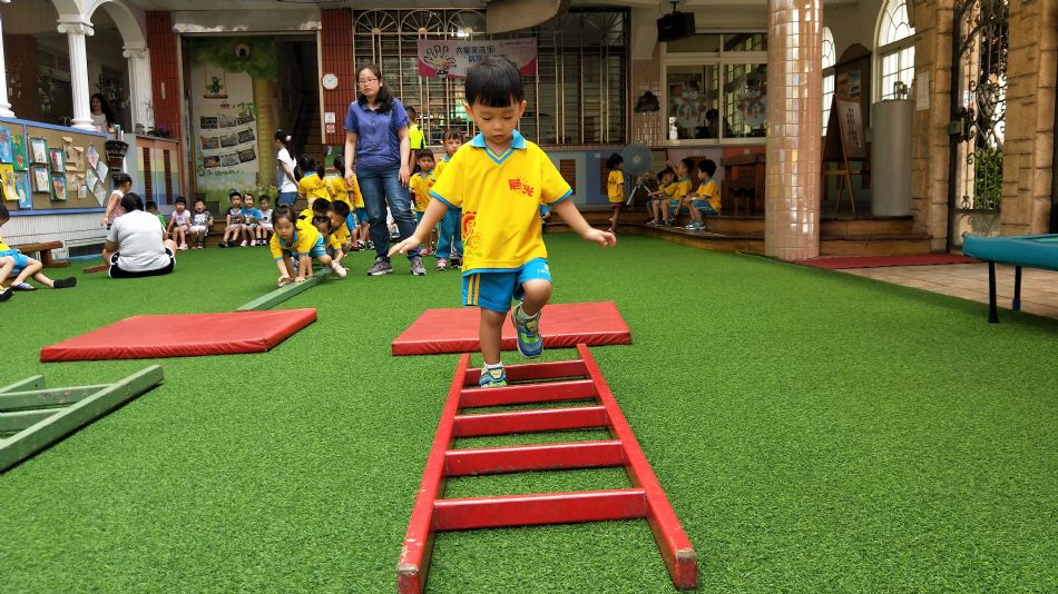 文件 : <FONT COLOR='red'>(109.07.01)體能課-3.JPG</FONT> <BR> 尺寸 : <FONT COLOR='blue'>950 × 534</FONT> 圖元 <BR> 格式 : <FONT COLOR='green'>jpg</FONT> <BR> 大小 : <FONT COLOR='green'> -- </FONT> KB