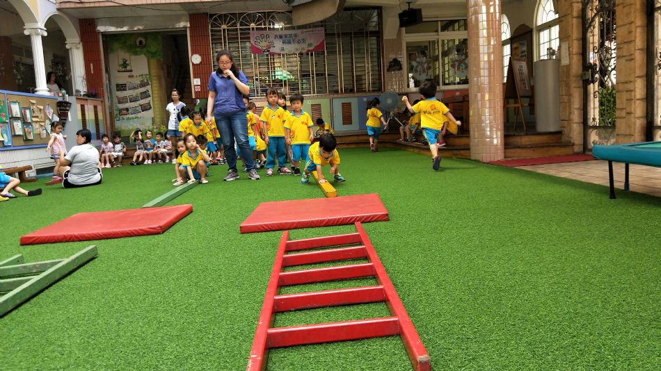 文件 : <FONT COLOR='red'>(109.07.01)體能課.JPG</FONT> <BR> 尺寸 : <FONT COLOR='blue'>950 × 534</FONT> 圖元 <BR> 格式 : <FONT COLOR='green'>jpg</FONT> <BR> 大小 : <FONT COLOR='green'> -- </FONT> KB