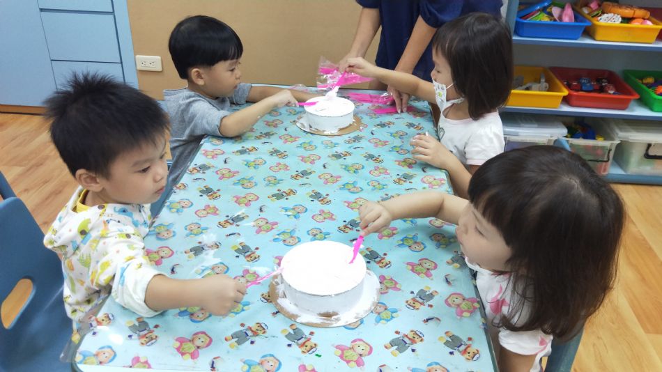 文件 : <FONT COLOR='red'>(108.09.20)美感課【生日快樂】-1.JPG</FONT> <BR> 尺寸 : <FONT COLOR='blue'>950 × 534</FONT> 圖元 <BR> 格式 : <FONT COLOR='green'>jpg</FONT> <BR> 大小 : <FONT COLOR='green'> -- </FONT> KB