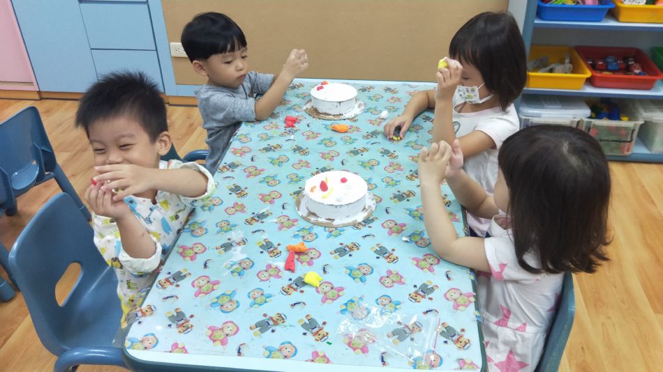 文件 : <FONT COLOR='red'>(108.09.20)美感課【生日快樂】-2.JPG</FONT> <BR> 尺寸 : <FONT COLOR='blue'>950 × 534</FONT> 圖元 <BR> 格式 : <FONT COLOR='green'>jpg</FONT> <BR> 大小 : <FONT COLOR='green'> -- </FONT> KB