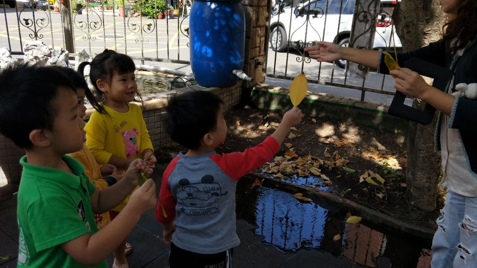 文件 : <FONT COLOR='red'>(108.10.25)美感課-2.JPG</FONT> <BR> 尺寸 : <FONT COLOR='blue'>950 × 534</FONT> 圖元 <BR> 格式 : <FONT COLOR='green'>jpg</FONT> <BR> 大小 : <FONT COLOR='green'> -- </FONT> KB