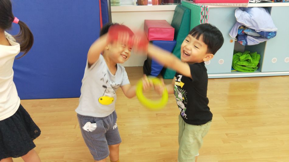 文件 : <FONT COLOR='red'>(109.06.04)音樂課-7.JPG</FONT> <BR> 尺寸 : <FONT COLOR='blue'>950 × 534</FONT> 圖元 <BR> 格式 : <FONT COLOR='green'>jpg</FONT> <BR> 大小 : <FONT COLOR='green'> -- </FONT> KB