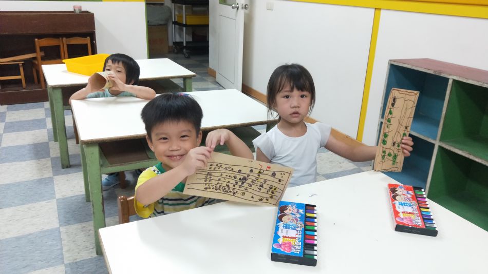 文件 : <FONT COLOR='red'>(109.06.05)美感課【包粽子】-10.JPG</FONT> <BR> 尺寸 : <FONT COLOR='blue'>950 × 534</FONT> 圖元 <BR> 格式 : <FONT COLOR='green'>jpg</FONT> <BR> 大小 : <FONT COLOR='green'> -- </FONT> KB