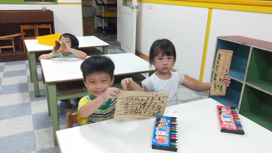 文件 : <FONT COLOR='red'>(109.06.05)美感課【包粽子】-12.JPG</FONT> <BR> 尺寸 : <FONT COLOR='blue'>950 × 534</FONT> 圖元 <BR> 格式 : <FONT COLOR='green'>jpg</FONT> <BR> 大小 : <FONT COLOR='green'> -- </FONT> KB