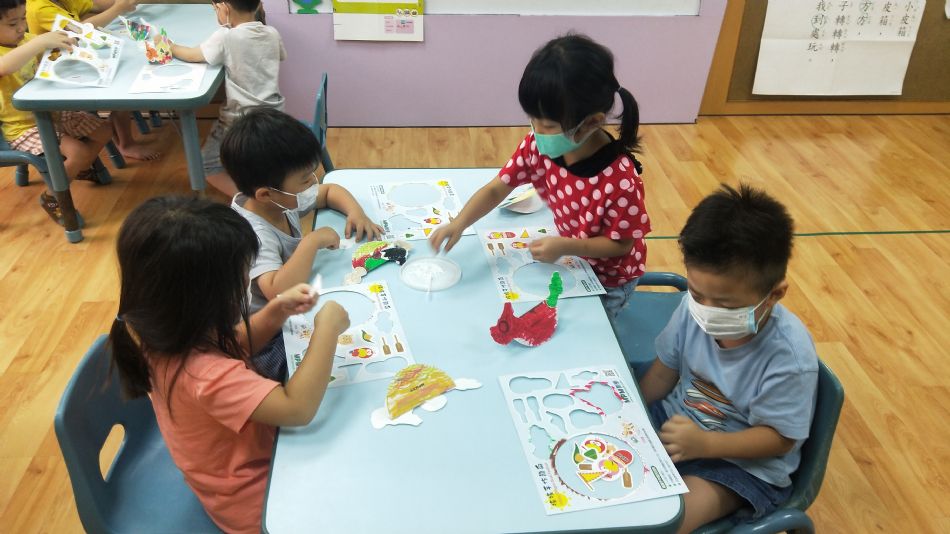 文件 : <FONT COLOR='red'>(109.06.24)龍舟.JPG</FONT> <BR> 尺寸 : <FONT COLOR='blue'>950 × 534</FONT> 圖元 <BR> 格式 : <FONT COLOR='green'>jpg</FONT> <BR> 大小 : <FONT COLOR='green'> -- </FONT> KB