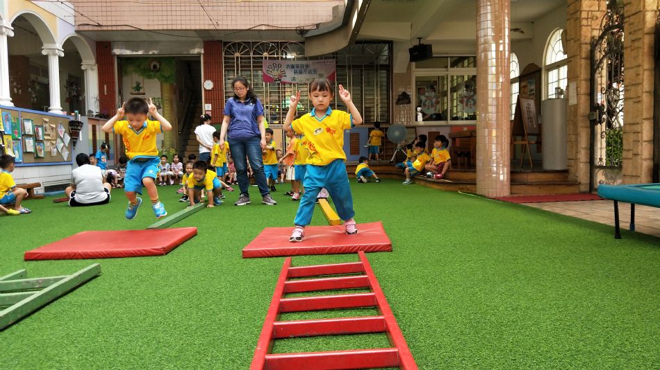 文件 : <FONT COLOR='red'>(109.07.01)體能課-5.JPG</FONT> <BR> 尺寸 : <FONT COLOR='blue'>950 × 534</FONT> 圖元 <BR> 格式 : <FONT COLOR='green'>jpg</FONT> <BR> 大小 : <FONT COLOR='green'> -- </FONT> KB