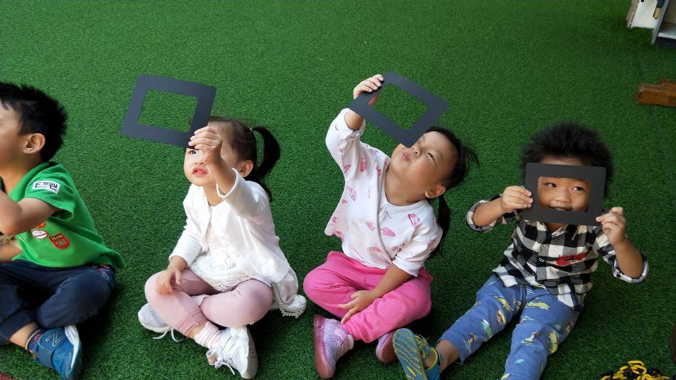 文件 : <FONT COLOR='red'>(108.10.25)美感課-5.JPG</FONT> <BR> 尺寸 : <FONT COLOR='blue'>950 × 534</FONT> 圖元 <BR> 格式 : <FONT COLOR='green'>jpg</FONT> <BR> 大小 : <FONT COLOR='green'> -- </FONT> KB