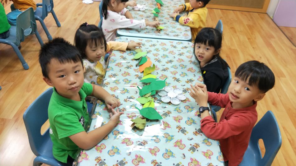 文件 : <FONT COLOR='red'>(108.10.25)美感課-7.JPG</FONT> <BR> 尺寸 : <FONT COLOR='blue'>950 × 534</FONT> 圖元 <BR> 格式 : <FONT COLOR='green'>jpg</FONT> <BR> 大小 : <FONT COLOR='green'> -- </FONT> KB