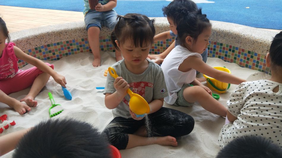 文件 : <FONT COLOR='red'>(109.06.20)第一次玩沙趣.JPG</FONT> <BR> 尺寸 : <FONT COLOR='blue'>950 × 534</FONT> 圖元 <BR> 格式 : <FONT COLOR='green'>jpg</FONT> <BR> 大小 : <FONT COLOR='green'> -- </FONT> KB