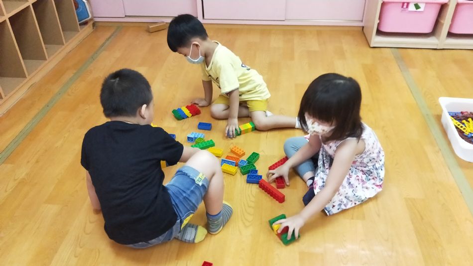 文件 : <FONT COLOR='red'>(109.06.23)樂高【統整活動】-2.JPG</FONT> <BR> 尺寸 : <FONT COLOR='blue'>950 × 534</FONT> 圖元 <BR> 格式 : <FONT COLOR='green'>jpg</FONT> <BR> 大小 : <FONT COLOR='green'> -- </FONT> KB