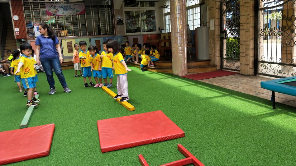 文件 : <FONT COLOR='red'>(109.07.01)體能課-4.JPG</FONT> <BR> 尺寸 : <FONT COLOR='blue'>950 × 534</FONT> 圖元 <BR> 格式 : <FONT COLOR='green'>jpg</FONT> <BR> 大小 : <FONT COLOR='green'> -- </FONT> KB