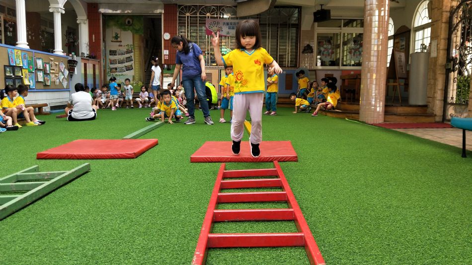 文件 : <FONT COLOR='red'>(109.07.01)體能課.JPG</FONT> <BR> 尺寸 : <FONT COLOR='blue'>950 × 534</FONT> 圖元 <BR> 格式 : <FONT COLOR='green'>jpg</FONT> <BR> 大小 : <FONT COLOR='green'> -- </FONT> KB