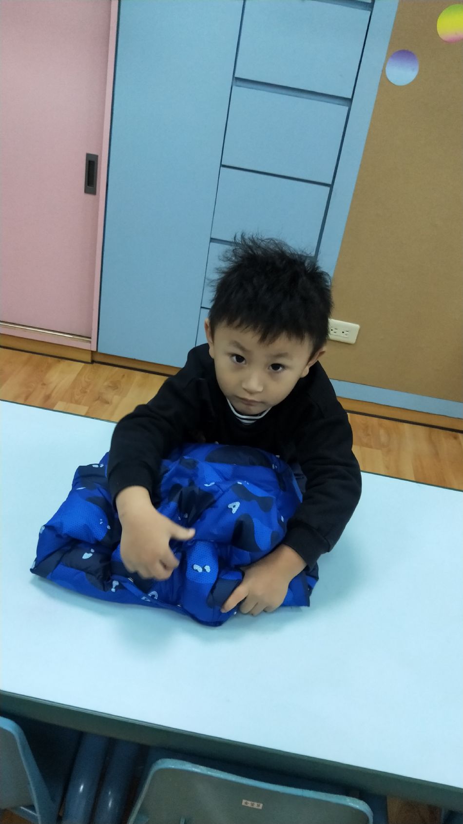 文件 : <FONT COLOR='red'>(109.01.13)摺衣服-15.JPG</FONT> <BR> 尺寸 : <FONT COLOR='blue'>950 × 1689</FONT> 圖元 <BR> 格式 : <FONT COLOR='green'>jpg</FONT> <BR> 大小 : <FONT COLOR='green'> -- </FONT> KB