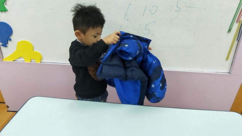 文件 : <FONT COLOR='red'>(109.01.13)摺衣服-2.JPG</FONT> <BR> 尺寸 : <FONT COLOR='blue'>950 × 534</FONT> 圖元 <BR> 格式 : <FONT COLOR='green'>jpg</FONT> <BR> 大小 : <FONT COLOR='green'> -- </FONT> KB