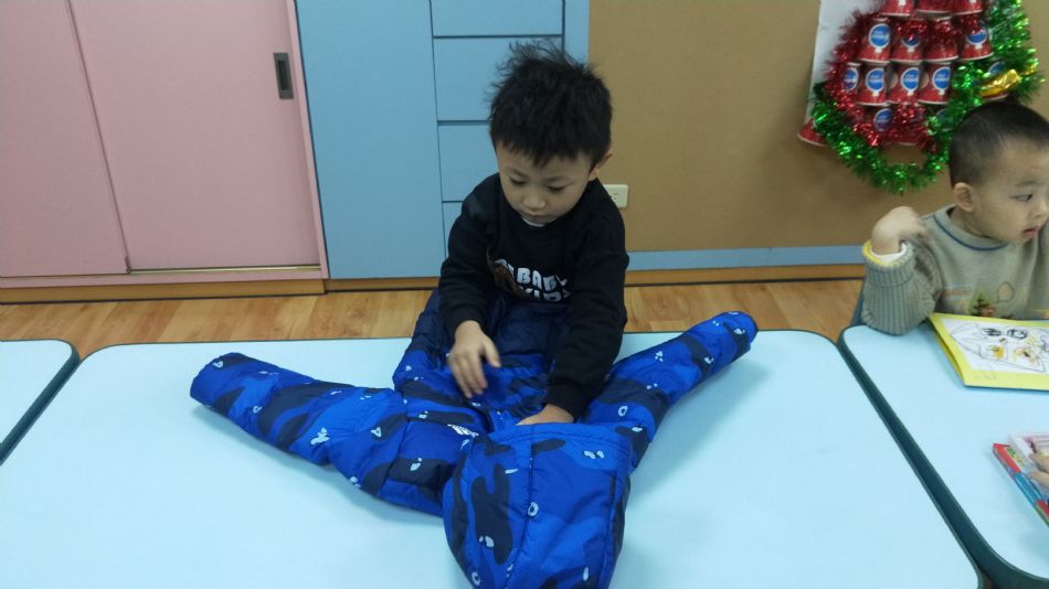 文件 : <FONT COLOR='red'>(109.01.13)摺衣服-3.JPG</FONT> <BR> 尺寸 : <FONT COLOR='blue'>950 × 534</FONT> 圖元 <BR> 格式 : <FONT COLOR='green'>jpg</FONT> <BR> 大小 : <FONT COLOR='green'> -- </FONT> KB