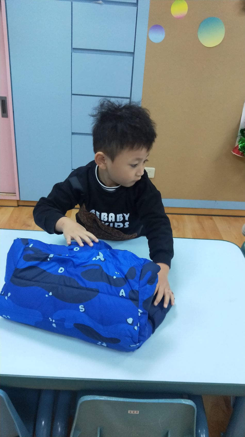 文件 : <FONT COLOR='red'>(109.01.13)摺衣服-7.JPG</FONT> <BR> 尺寸 : <FONT COLOR='blue'>950 × 1689</FONT> 圖元 <BR> 格式 : <FONT COLOR='green'>jpg</FONT> <BR> 大小 : <FONT COLOR='green'> -- </FONT> KB