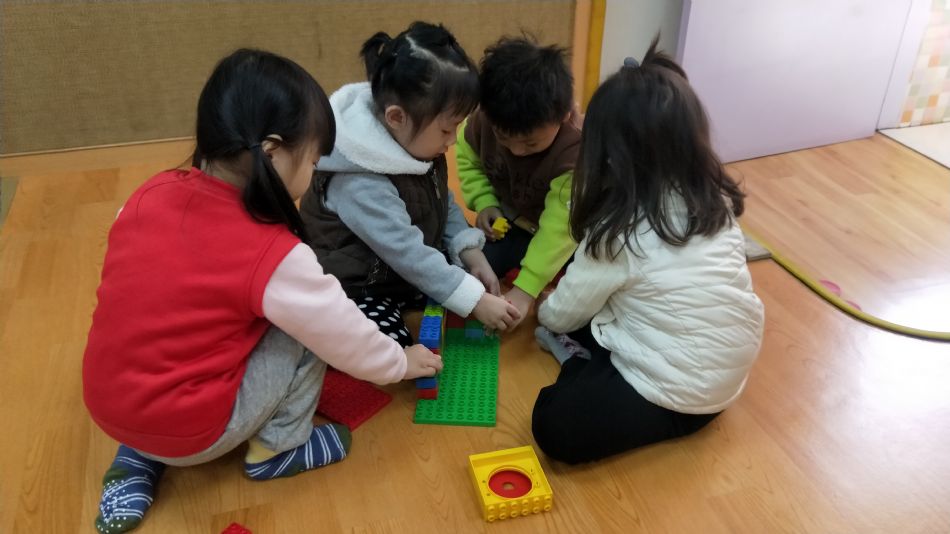 文件 : <FONT COLOR='red'>(109.01.14)樂高-3.JPG</FONT> <BR> 尺寸 : <FONT COLOR='blue'>950 × 534</FONT> 圖元 <BR> 格式 : <FONT COLOR='green'>jpg</FONT> <BR> 大小 : <FONT COLOR='green'> -- </FONT> KB