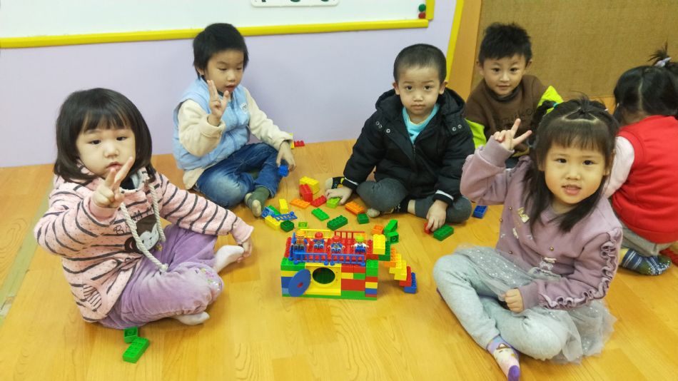 文件 : <FONT COLOR='red'>(109.01.14)樂高-4.JPG</FONT> <BR> 尺寸 : <FONT COLOR='blue'>950 × 534</FONT> 圖元 <BR> 格式 : <FONT COLOR='green'>jpg</FONT> <BR> 大小 : <FONT COLOR='green'> -- </FONT> KB