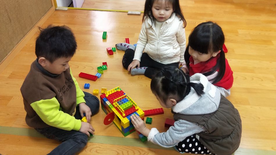 文件 : <FONT COLOR='red'>(109.01.14)樂高-7.JPG</FONT> <BR> 尺寸 : <FONT COLOR='blue'>950 × 534</FONT> 圖元 <BR> 格式 : <FONT COLOR='green'>jpg</FONT> <BR> 大小 : <FONT COLOR='green'> -- </FONT> KB