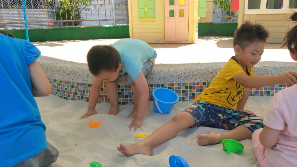 文件 : <FONT COLOR='red'>(109.06.22)玩沙趣-10.JPG</FONT> <BR> 尺寸 : <FONT COLOR='blue'>950 × 534</FONT> 圖元 <BR> 格式 : <FONT COLOR='green'>jpg</FONT> <BR> 大小 : <FONT COLOR='green'> -- </FONT> KB