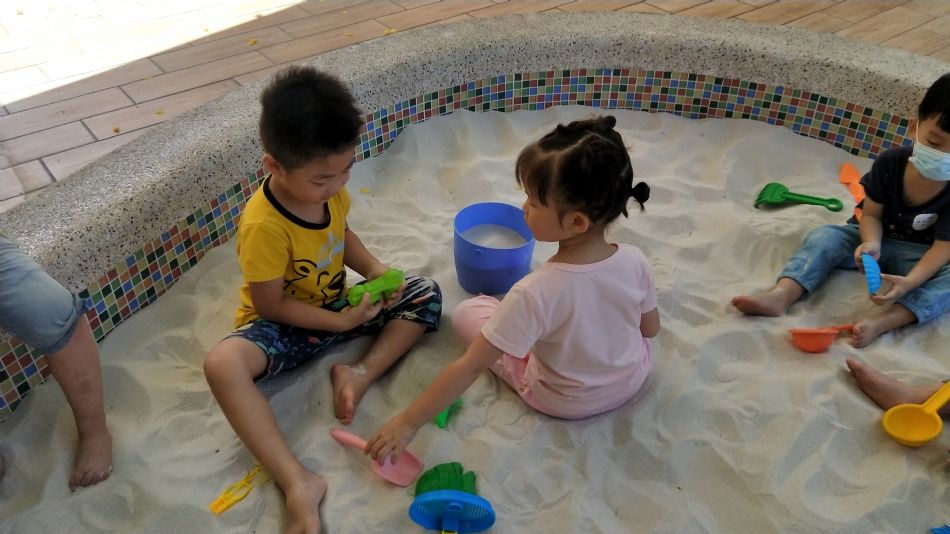 文件 : <FONT COLOR='red'>(109.06.22)玩沙趣-15.JPG</FONT> <BR> 尺寸 : <FONT COLOR='blue'>950 × 534</FONT> 圖元 <BR> 格式 : <FONT COLOR='green'>jpg</FONT> <BR> 大小 : <FONT COLOR='green'> -- </FONT> KB