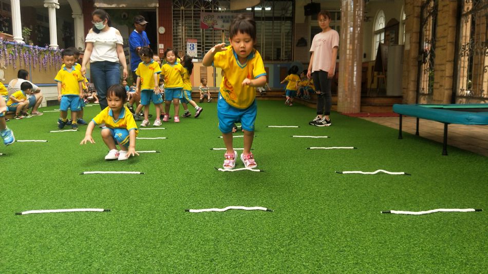 文件 : <FONT COLOR='red'>(109.06.03)體能課-12.JPG</FONT> <BR> 尺寸 : <FONT COLOR='blue'>950 × 534</FONT> 圖元 <BR> 格式 : <FONT COLOR='green'>jpg</FONT> <BR> 大小 : <FONT COLOR='green'> -- </FONT> KB