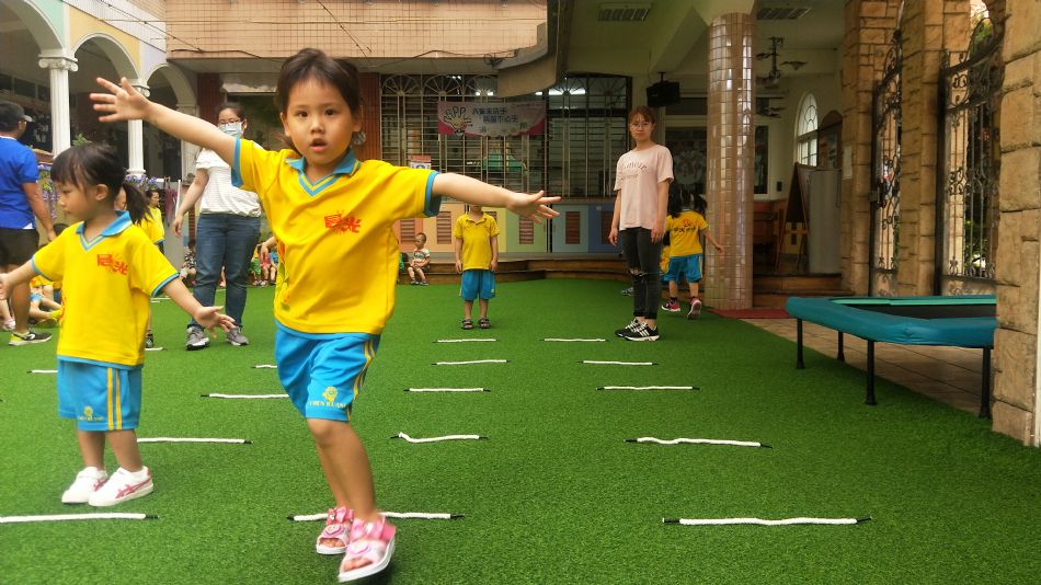 文件 : <FONT COLOR='red'>(109.06.03)體能課-2.JPG</FONT> <BR> 尺寸 : <FONT COLOR='blue'>950 × 534</FONT> 圖元 <BR> 格式 : <FONT COLOR='green'>jpg</FONT> <BR> 大小 : <FONT COLOR='green'> -- </FONT> KB