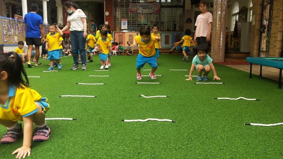 文件 : <FONT COLOR='red'>(109.06.03)體能課-3.JPG</FONT> <BR> 尺寸 : <FONT COLOR='blue'>950 × 534</FONT> 圖元 <BR> 格式 : <FONT COLOR='green'>jpg</FONT> <BR> 大小 : <FONT COLOR='green'> -- </FONT> KB