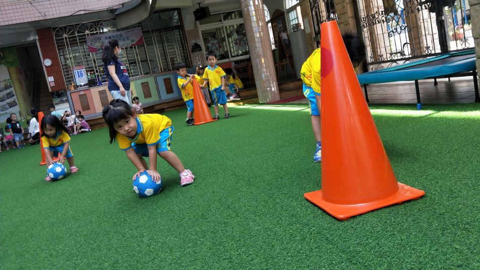 文件 : <FONT COLOR='red'>(109.06.17)體能課-4.JPG</FONT> <BR> 尺寸 : <FONT COLOR='blue'>950 × 534</FONT> 圖元 <BR> 格式 : <FONT COLOR='green'>jpg</FONT> <BR> 大小 : <FONT COLOR='green'> -- </FONT> KB