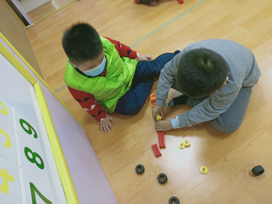 文件 : <FONT COLOR='red'>(109.04.06)樂高【聯結車】-3.JPG</FONT> <BR> 尺寸 : <FONT COLOR='blue'>950 × 712</FONT> 圖元 <BR> 格式 : <FONT COLOR='green'>jpg</FONT> <BR> 大小 : <FONT COLOR='green'> -- </FONT> KB