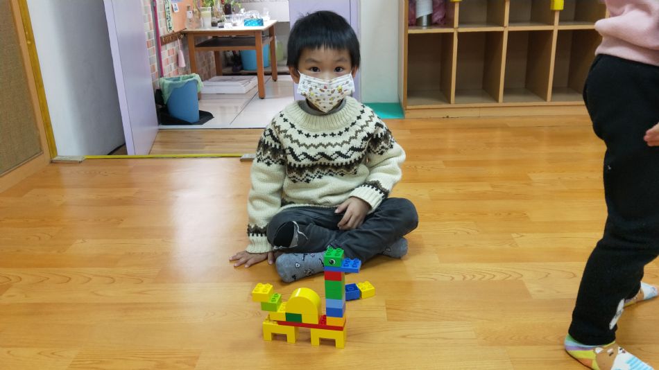 文件 : <FONT COLOR='red'>(109.04.07)樂高【恐龍樂園】.JPG</FONT> <BR> 尺寸 : <FONT COLOR='blue'>950 × 534</FONT> 圖元 <BR> 格式 : <FONT COLOR='green'>jpg</FONT> <BR> 大小 : <FONT COLOR='green'> -- </FONT> KB