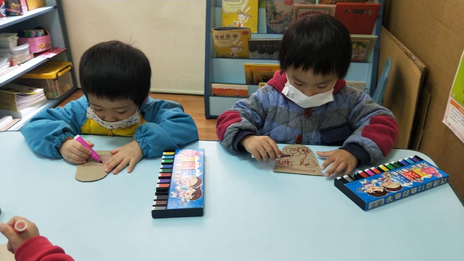 文件 : <FONT COLOR='red'>(109.04.09)主題美勞【鋤頭】.JPG</FONT> <BR> 尺寸 : <FONT COLOR='blue'>950 × 534</FONT> 圖元 <BR> 格式 : <FONT COLOR='green'>jpg</FONT> <BR> 大小 : <FONT COLOR='green'> -- </FONT> KB