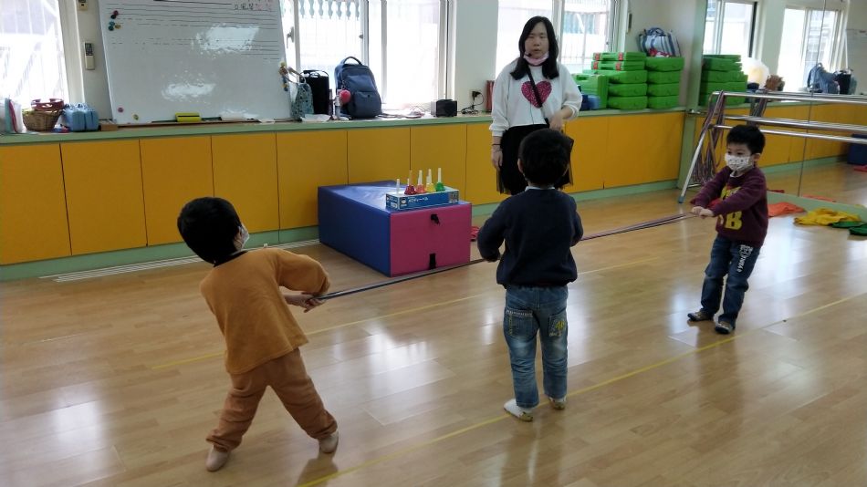 文件 : <FONT COLOR='red'>(109.04.16)音樂課-1.JPG</FONT> <BR> 尺寸 : <FONT COLOR='blue'>950 × 534</FONT> 圖元 <BR> 格式 : <FONT COLOR='green'>jpg</FONT> <BR> 大小 : <FONT COLOR='green'> -- </FONT> KB