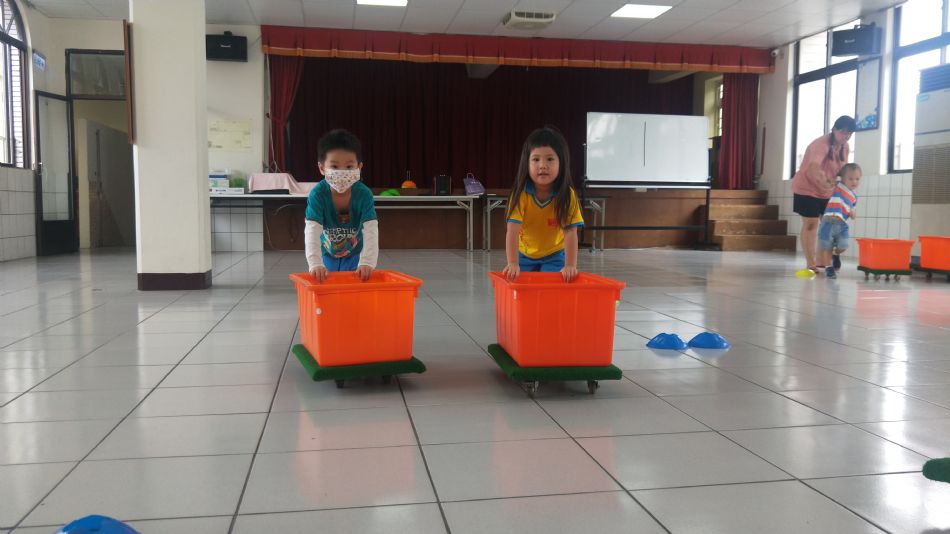 文件 : <FONT COLOR='red'>(109.05.27)體能課-6.JPG</FONT> <BR> 尺寸 : <FONT COLOR='blue'>950 × 534</FONT> 圖元 <BR> 格式 : <FONT COLOR='green'>jpg</FONT> <BR> 大小 : <FONT COLOR='green'> -- </FONT> KB