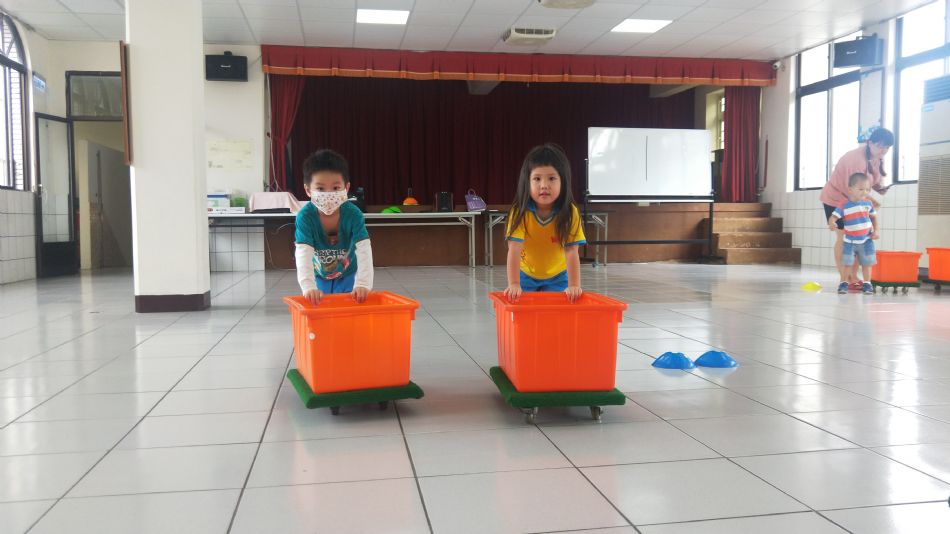 文件 : <FONT COLOR='red'>(109.05.27)體能課-8.JPG</FONT> <BR> 尺寸 : <FONT COLOR='blue'>950 × 534</FONT> 圖元 <BR> 格式 : <FONT COLOR='green'>jpg</FONT> <BR> 大小 : <FONT COLOR='green'> -- </FONT> KB