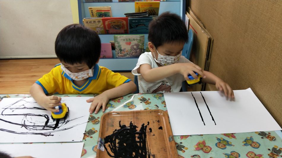 文件 : <FONT COLOR='red'>(109.05.29)美感課-1.JPG</FONT> <BR> 尺寸 : <FONT COLOR='blue'>950 × 534</FONT> 圖元 <BR> 格式 : <FONT COLOR='green'>jpg</FONT> <BR> 大小 : <FONT COLOR='green'> -- </FONT> KB