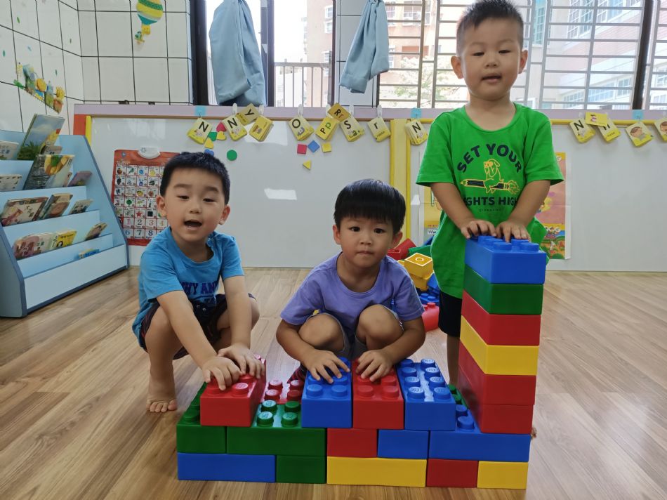 文件 : <FONT COLOR='red'>(109.06.23)樂高【騎木馬】-5.JPG</FONT> <BR> 尺寸 : <FONT COLOR='blue'>950 × 712</FONT> 圖元 <BR> 格式 : <FONT COLOR='green'>jpg</FONT> <BR> 大小 : <FONT COLOR='green'> -- </FONT> KB