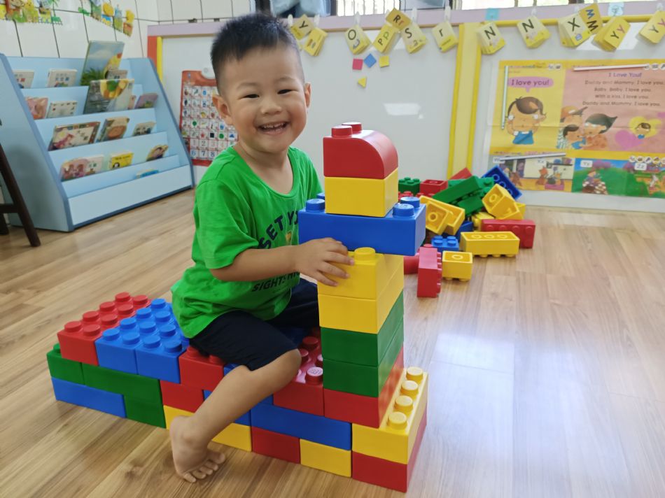 文件 : <FONT COLOR='red'>(109.06.23)樂高【騎木馬】-6.JPG</FONT> <BR> 尺寸 : <FONT COLOR='blue'>950 × 712</FONT> 圖元 <BR> 格式 : <FONT COLOR='green'>jpg</FONT> <BR> 大小 : <FONT COLOR='green'> -- </FONT> KB