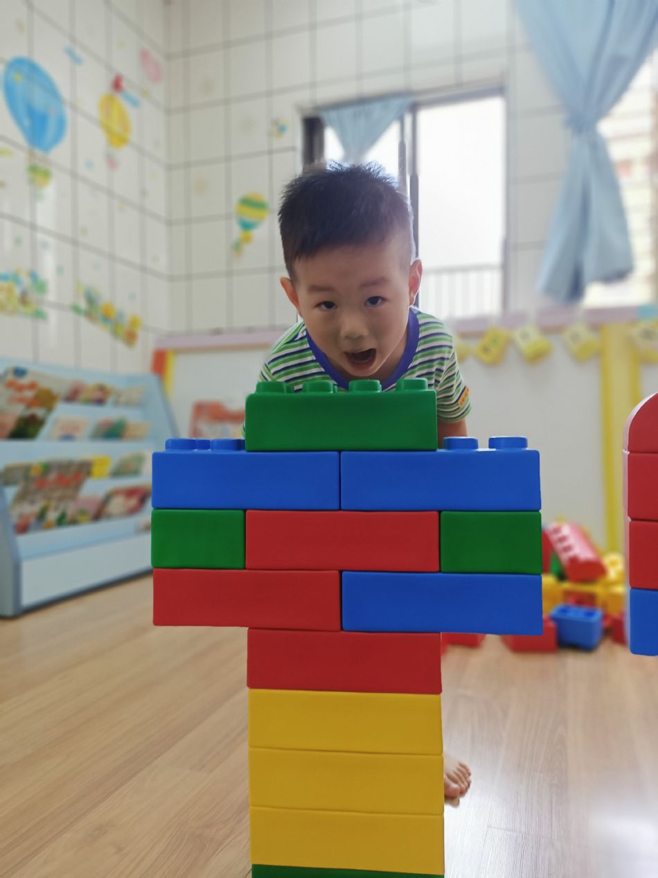 文件 : <FONT COLOR='red'>(109.06.30)樂高【好吃的冰棒】-6.JPG</FONT> <BR> 尺寸 : <FONT COLOR='blue'>950 × 1267</FONT> 圖元 <BR> 格式 : <FONT COLOR='green'>jpg</FONT> <BR> 大小 : <FONT COLOR='green'> -- </FONT> KB