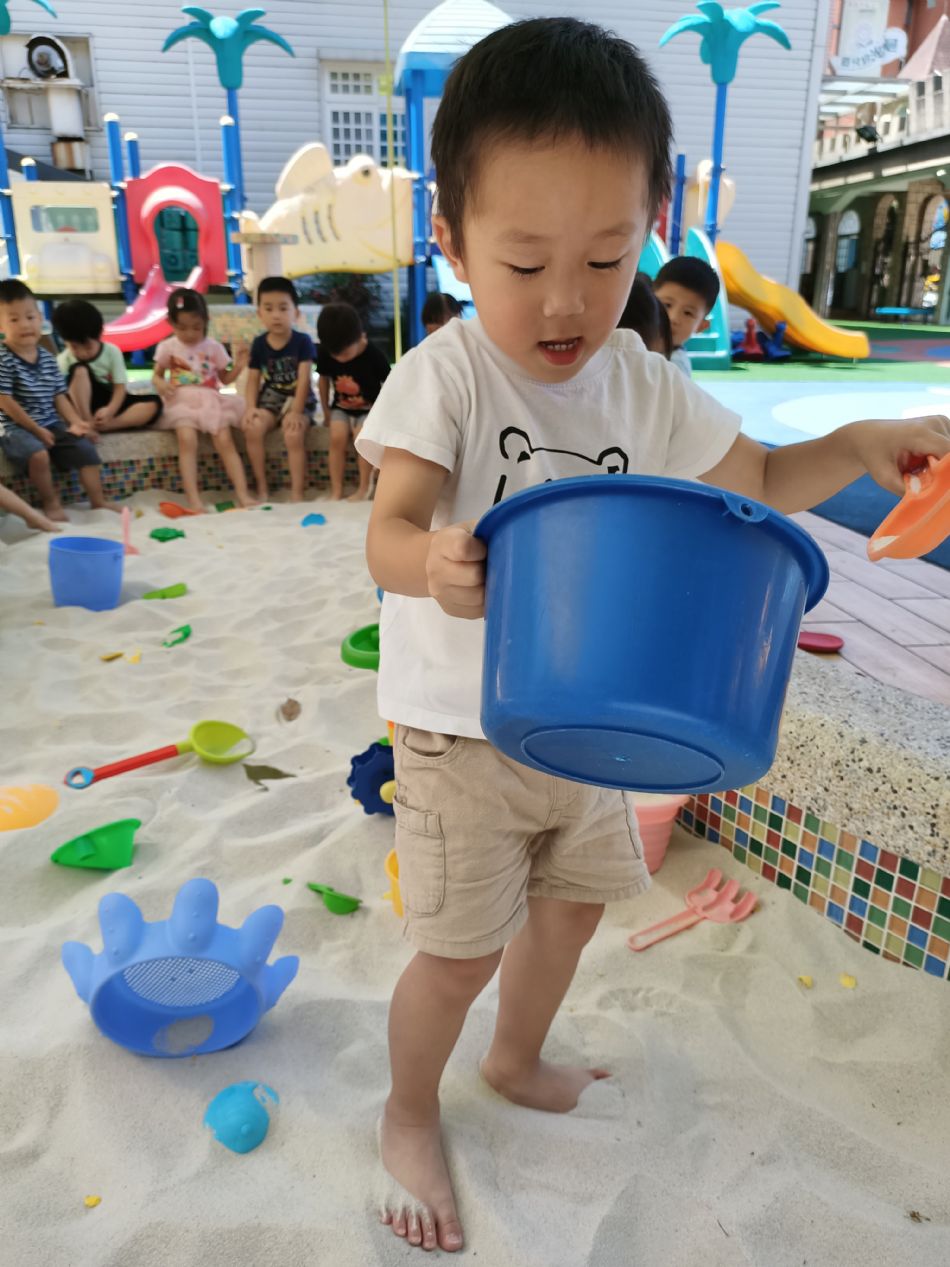 文件 : <FONT COLOR='red'>(109.06.22)開心玩沙-11.JPG</FONT> <BR> 尺寸 : <FONT COLOR='blue'>950 × 1267</FONT> 圖元 <BR> 格式 : <FONT COLOR='green'>jpg</FONT> <BR> 大小 : <FONT COLOR='green'> -- </FONT> KB