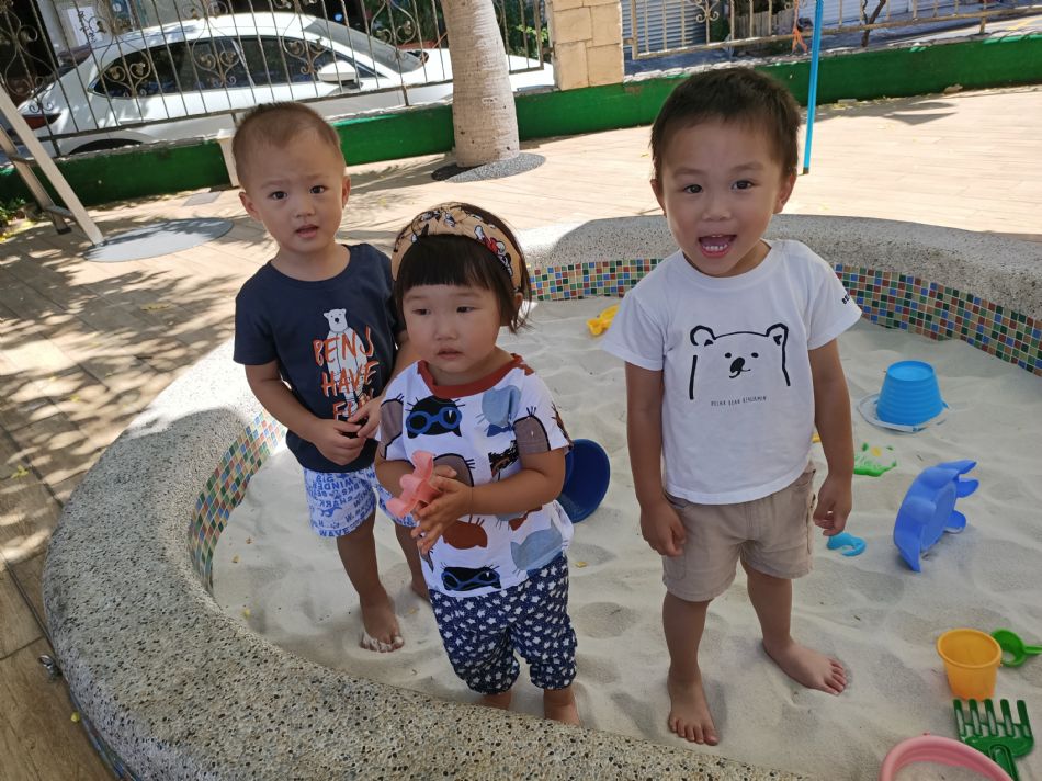 文件 : <FONT COLOR='red'>(109.06.22)開心玩沙-6.JPG</FONT> <BR> 尺寸 : <FONT COLOR='blue'>950 × 712</FONT> 圖元 <BR> 格式 : <FONT COLOR='green'>jpg</FONT> <BR> 大小 : <FONT COLOR='green'> -- </FONT> KB