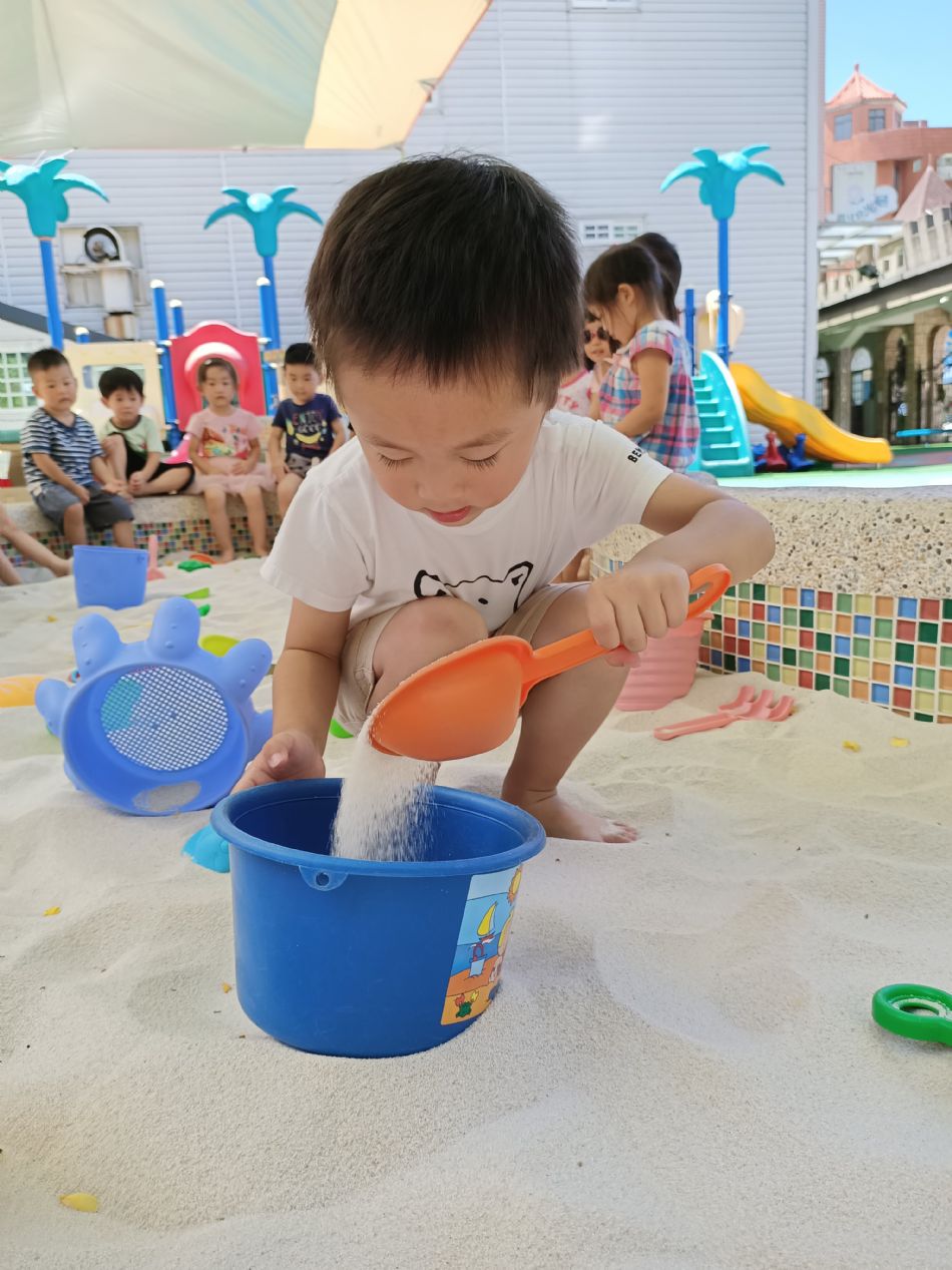 文件 : <FONT COLOR='red'>(109.06.22)開心玩沙-7.JPG</FONT> <BR> 尺寸 : <FONT COLOR='blue'>950 × 1267</FONT> 圖元 <BR> 格式 : <FONT COLOR='green'>jpg</FONT> <BR> 大小 : <FONT COLOR='green'> -- </FONT> KB