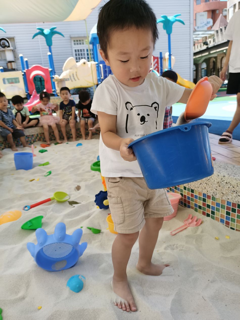 文件 : <FONT COLOR='red'>(109.06.22)開心玩沙-8.JPG</FONT> <BR> 尺寸 : <FONT COLOR='blue'>950 × 1267</FONT> 圖元 <BR> 格式 : <FONT COLOR='green'>jpg</FONT> <BR> 大小 : <FONT COLOR='green'> -- </FONT> KB