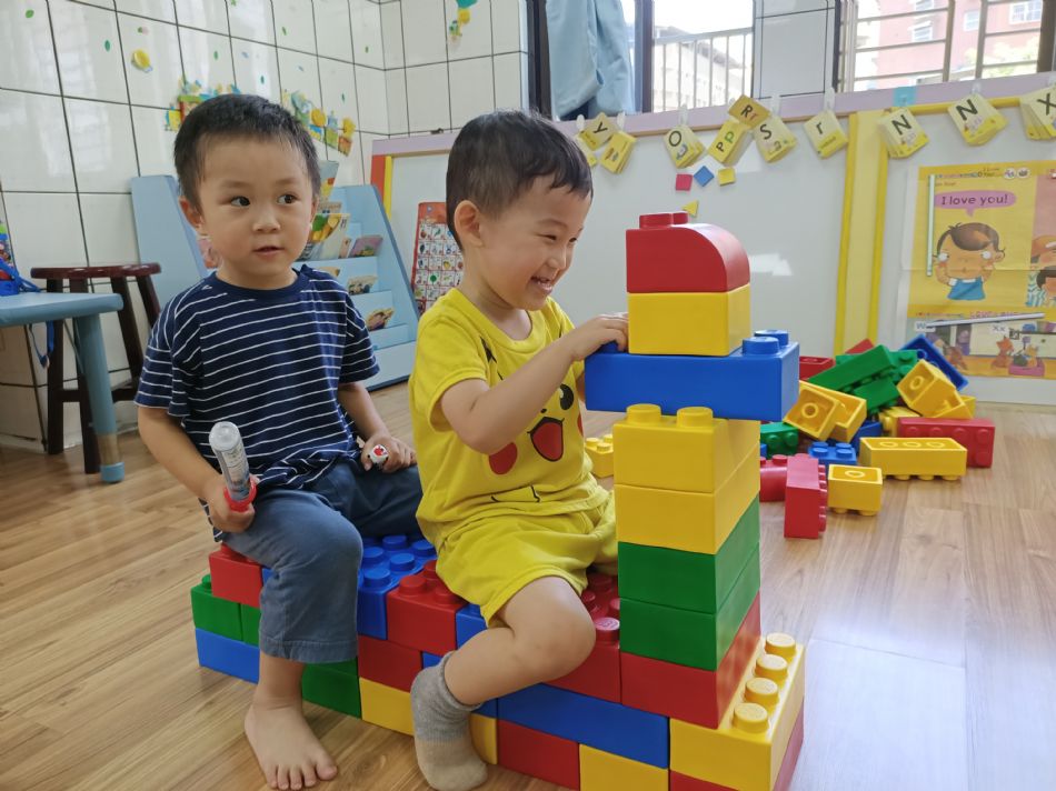 文件 : <FONT COLOR='red'>(109.06.23)樂高【騎木馬】-1.JPG</FONT> <BR> 尺寸 : <FONT COLOR='blue'>950 × 712</FONT> 圖元 <BR> 格式 : <FONT COLOR='green'>jpg</FONT> <BR> 大小 : <FONT COLOR='green'> -- </FONT> KB