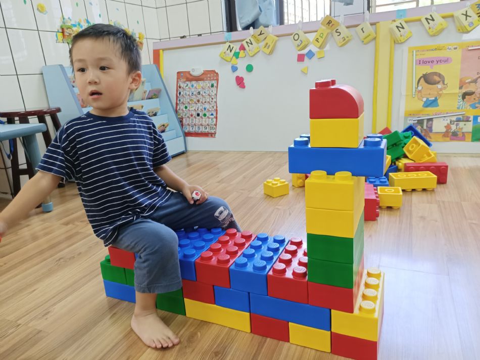 文件 : <FONT COLOR='red'>(109.06.23)樂高【騎木馬】-10.JPG</FONT> <BR> 尺寸 : <FONT COLOR='blue'>950 × 712</FONT> 圖元 <BR> 格式 : <FONT COLOR='green'>jpg</FONT> <BR> 大小 : <FONT COLOR='green'> -- </FONT> KB